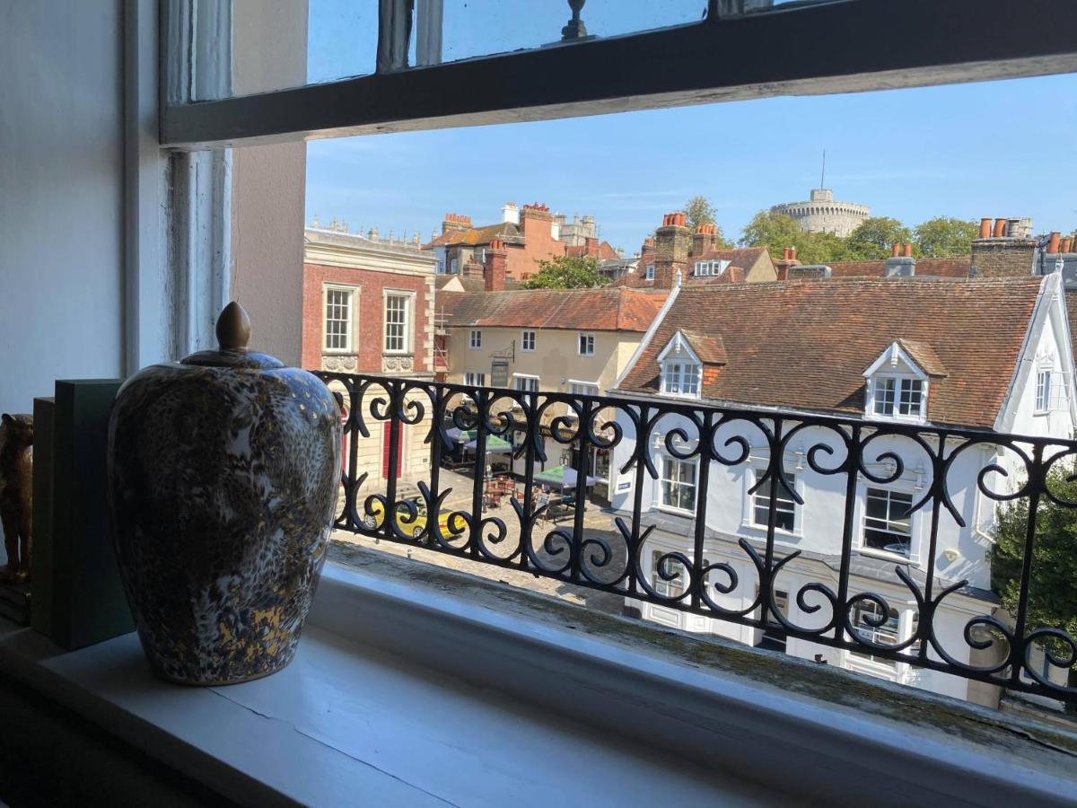 Letting Serviced Apartments - Guards View, Windsor Esterno foto