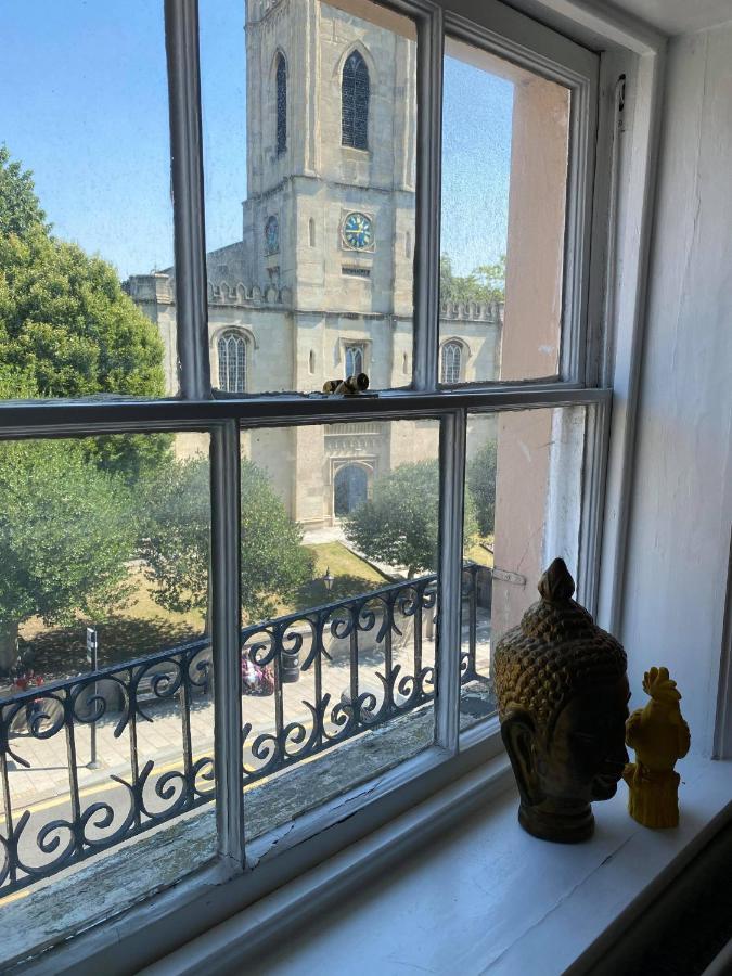 Letting Serviced Apartments - Guards View, Windsor Esterno foto