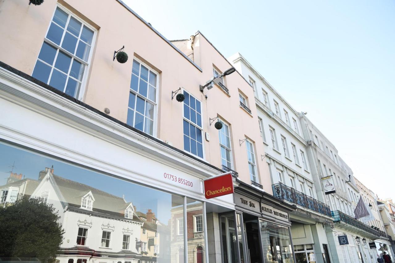 Letting Serviced Apartments - Guards View, Windsor Esterno foto
