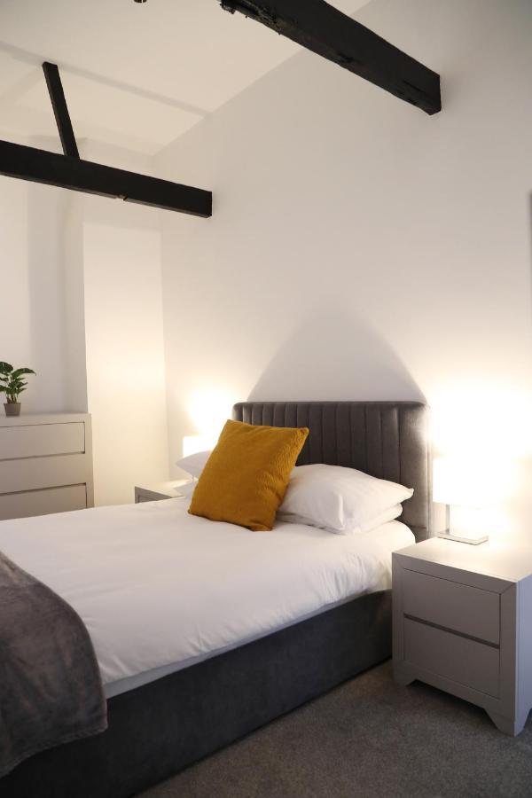 Letting Serviced Apartments - Guards View, Windsor Esterno foto